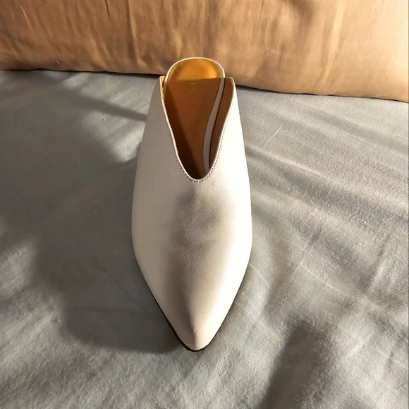 Joie White Leather Pointed Kitten Heels - Size 7 - Picture 3 of 11